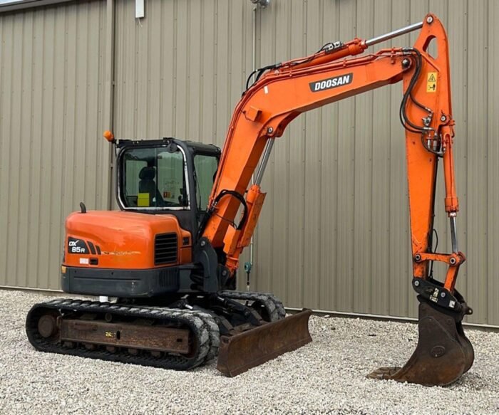 2015 DOOSAN DX85R-3