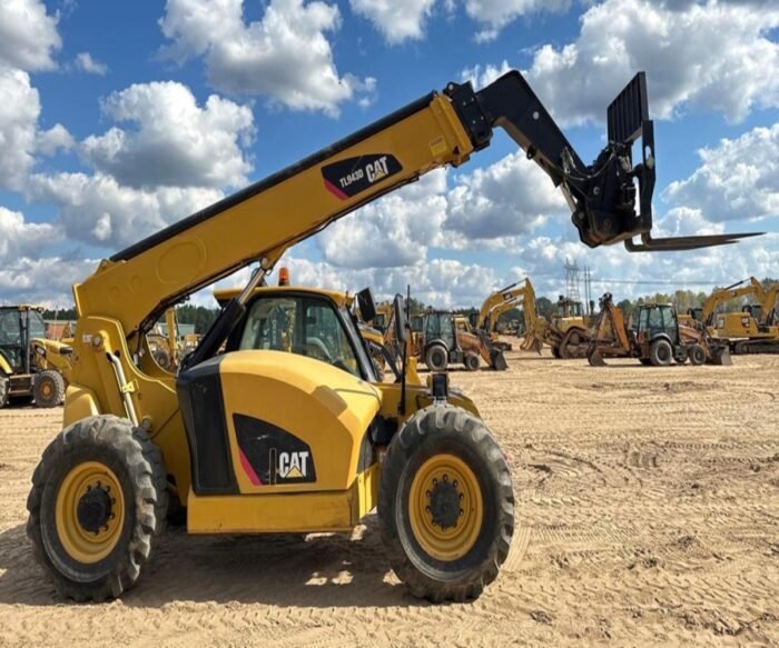 2018 CATERPILLAR TL943D